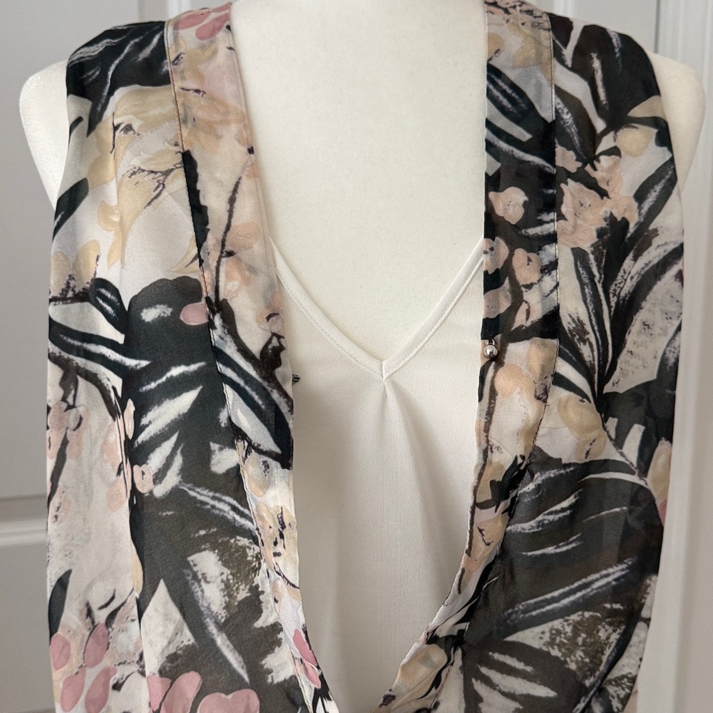 H&M Floral Sleeveless Blouse w/ Undershirt Sz 6 - Picture 2 of 4